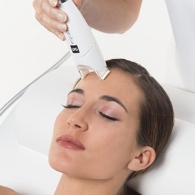 LPG endermologie gelaat beautique beauty & skin clinic LPG Endermologie gelaatsbehandeling bij Beautique Beauty & Skin Clinic in Ophasselt.